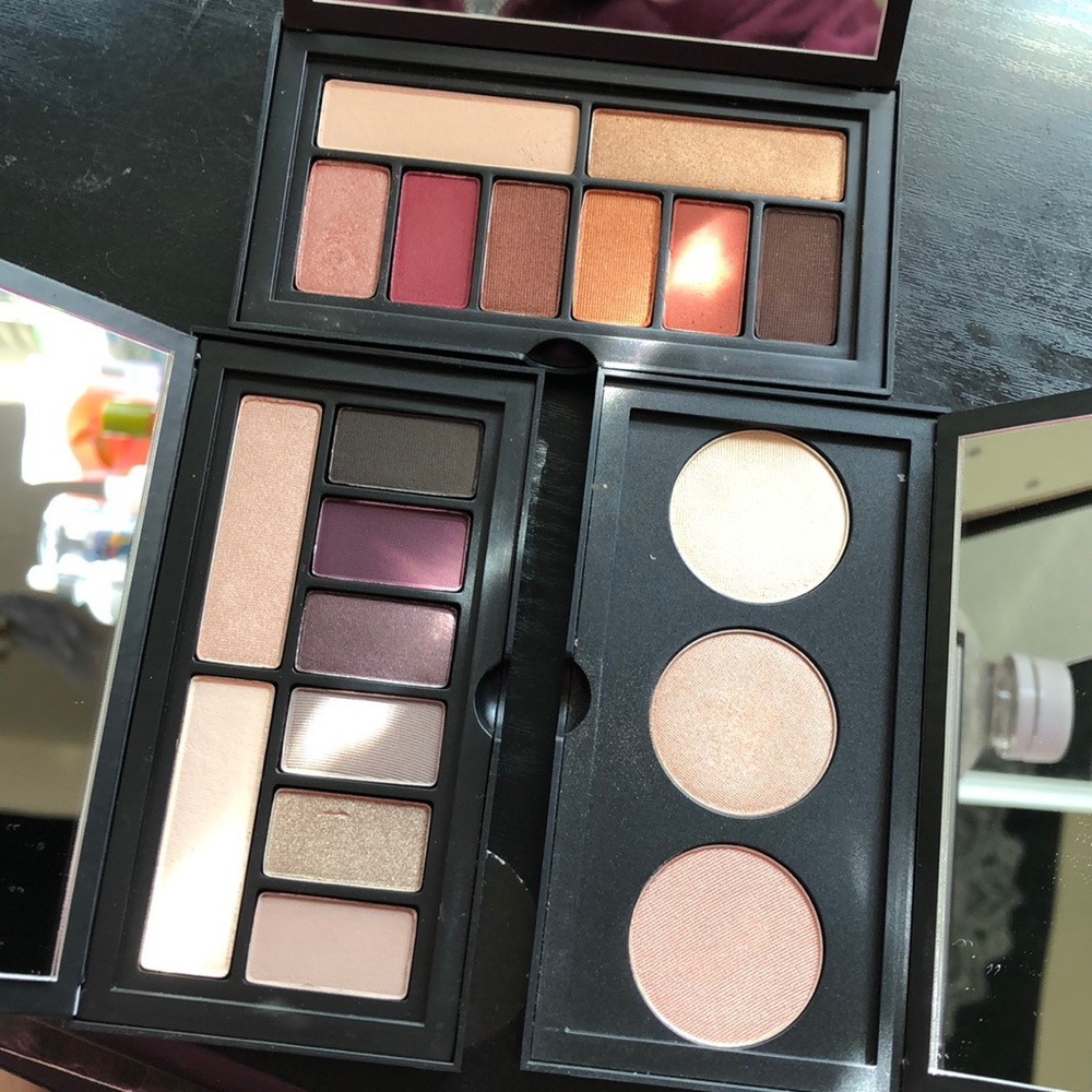 Smash box eyeshadow and highlighter palette